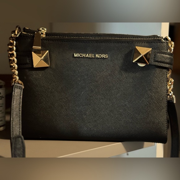 Michael Kors Jet Set Clutch in Black and Gold - Picture 2 of 5